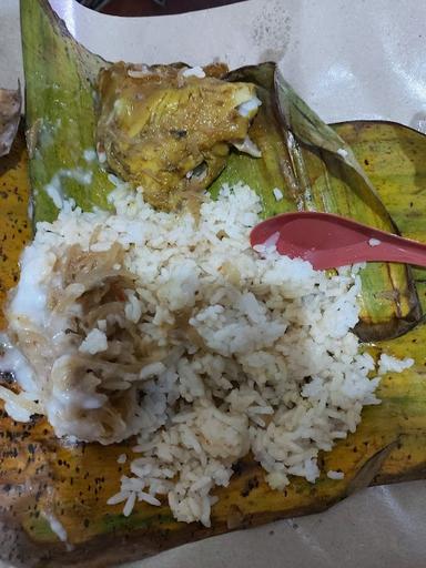 NASI LIWET DAN AYAM GEPREK MBAK LAKSMI