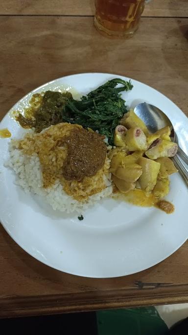 RUMAH MAKAN TRIO MINANG JAYA