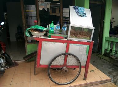 RUMAH SATE KERE MBAH RANU