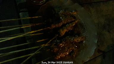 SATE AYAM PAK BANJIR