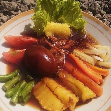 SELAT SOLO TERAS-QU