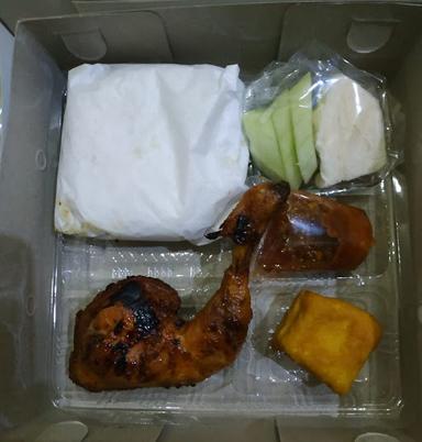 AYAM BAKAR AZZYB