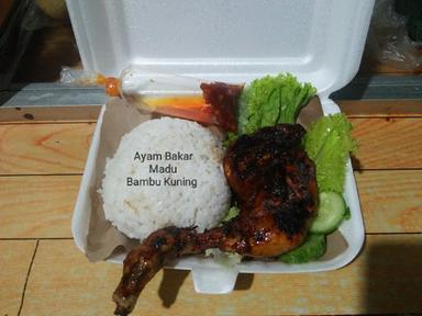 AYAM BAKAR MADU BAMBU KUNING