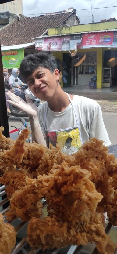 FRIED CHICKEN AGHNI PASAR SIMPANG