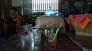 WARUNG MAKAN BU TARSIYEM