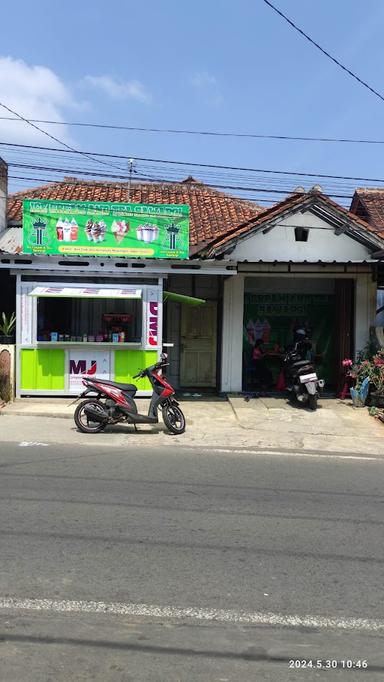 KEDAI ES KRIM SAWARGI