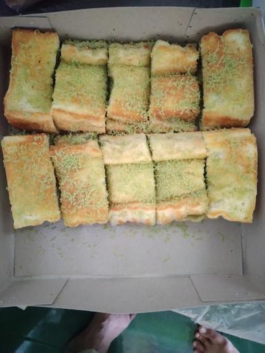 ROTI BAKAR COCO DAN ES COKLAT 33