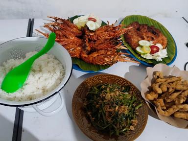 LESEHAN SEAFOOD MBAK FITRI