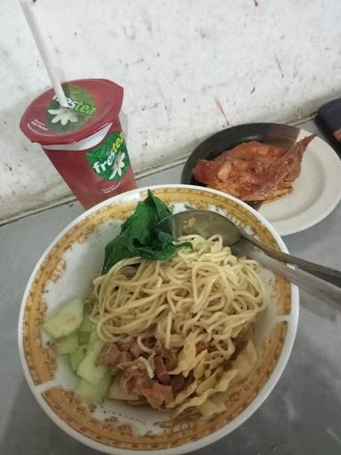 MIE AYAM & BAKSO IDOLA