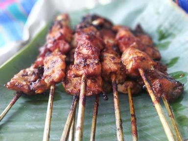 WARUNG IKAN BAKAR BU ROCHMAD