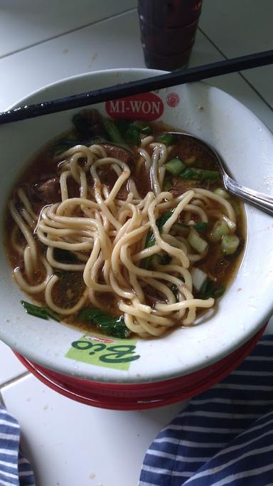 MIE AYAM BAKSO GOYANG LIDAH