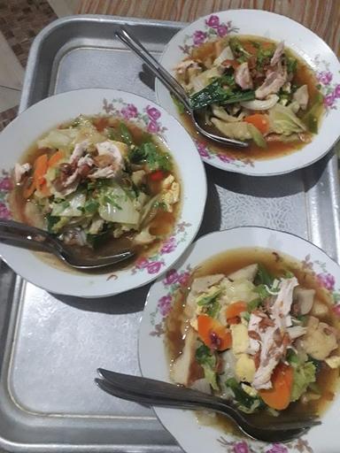 WARUNG BAKMI BAYAN