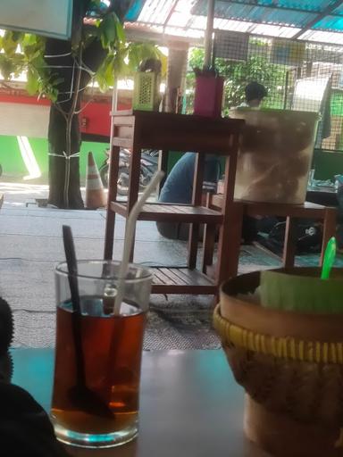 WARUNG LESEHAN FIFTY FIFTY SUMURBOTO BANYUMANIK