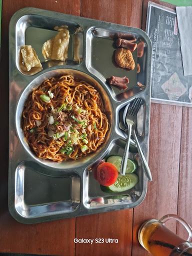 MIE NARAPIDANA (ZIDNI RUTAN CAFFE BANYUMAS)