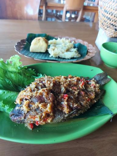 RUMAH MAKAN PUTRA CANGKUANG