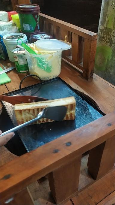 OESMAN TOAST BANYUWANGI