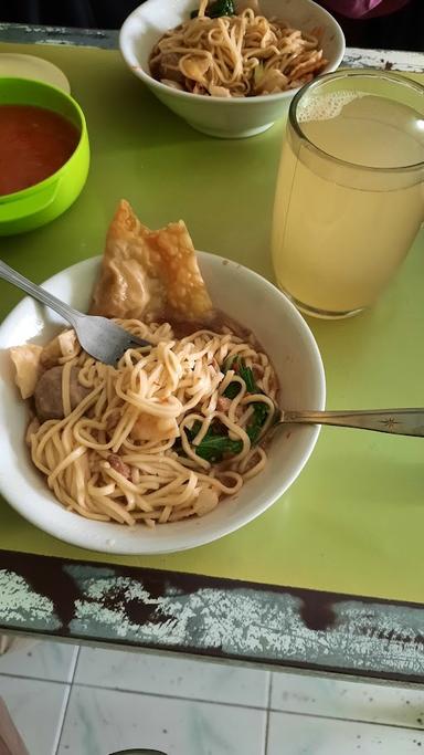 MIE AYAM BAKSO PESAT