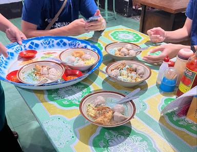 PAK UNTUNG BAKSO RESTAURANT