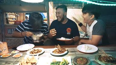 WARUNG SATE HIU