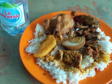 APEK LOSO CURRY RICE