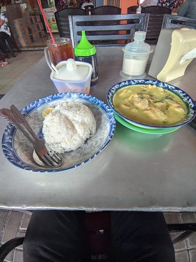 KOPITIAM SEGAR