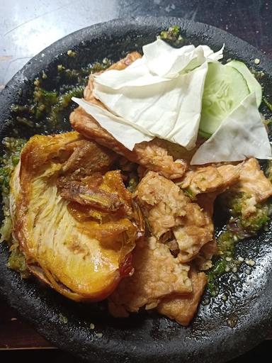 AYAM GEPUK OM TARZAN CITRA BATAM