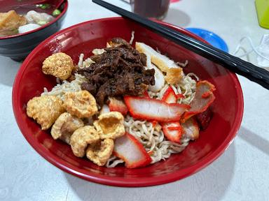 NASI BAK & BAKMI SINGKAWANG APHIN