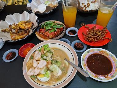 AYAM GORENG PEMUDA