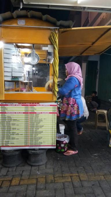 MARTABAK TERANG BULAN TIGA PUTRI