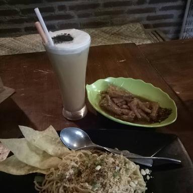 MIE PEDAS JAWA