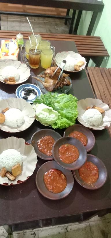 WARUNG SUDIRO MAMAK LILIK (BAPAK TAN) LALAPAN GORENG & BAKAR