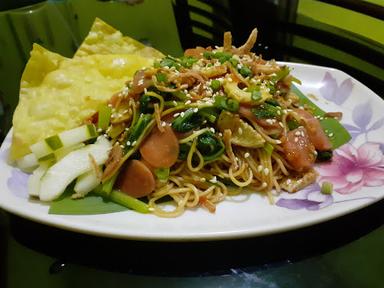 ZHAFF NOODLES & SNACK