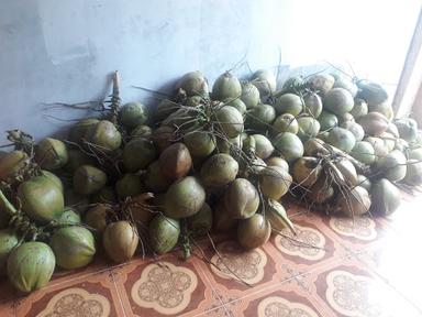 RUMAH MAKAN LESEHAN PAS MANTAP