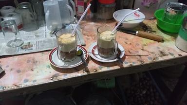 WARUNG KOPI BUK YUSDAWILIS