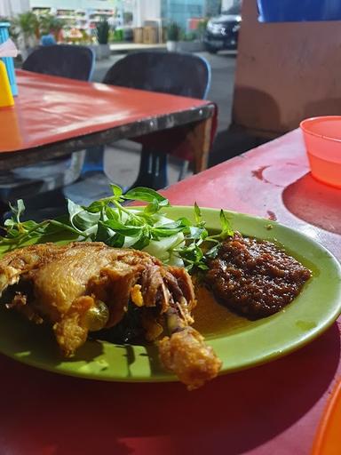 AYAM PENYET SARI RASA