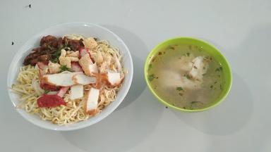 MIE PANGSIT BORNEO