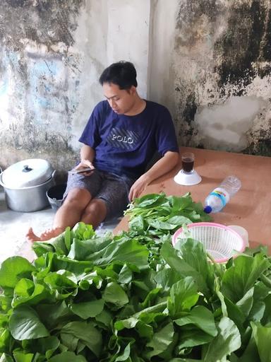 MIE AYAM BAKSO PAK DHE