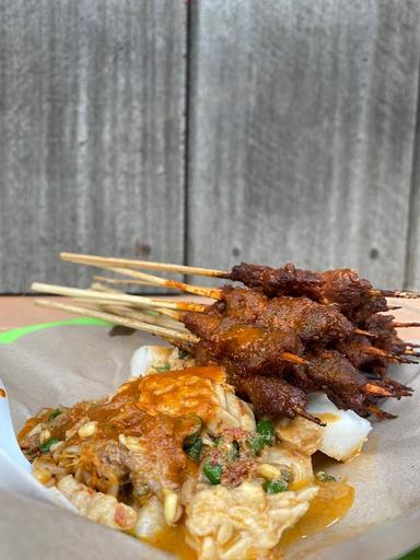 SATE PASAR SENI SENGGIGI