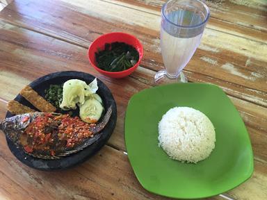 WARUNG AYAM COBEK