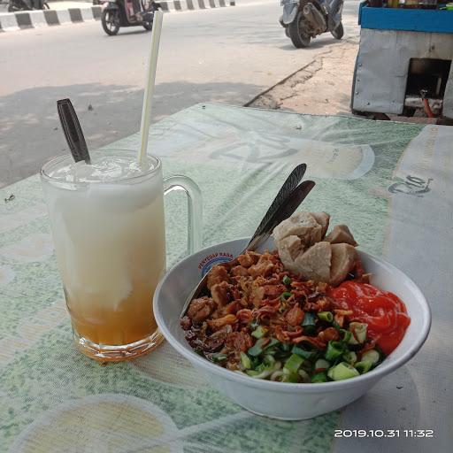 MIE AYAM BAKSO MAS MAN & ES KELAPA MUDA