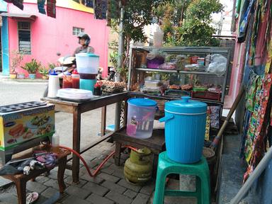 WARUNG MAKAN INDOMIE PAK DANA