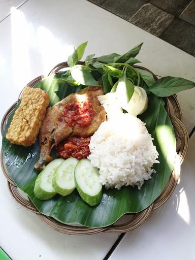 AYAM PENYET TULANG LUNAK PAK TONO