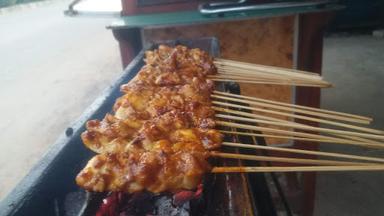 SATE AYAM EDI MADURA