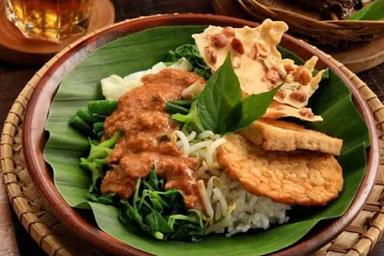 NASI PECEL MADIUN TEH RISKA