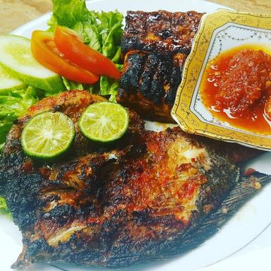 AYAM BAKAR IKAN BAKAR MALABAR