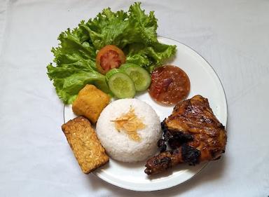 AYAM BAKAR MAS ADIT