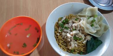 AYAM KRANCI, BAKMI MAMAK & HALLYU DRINKS