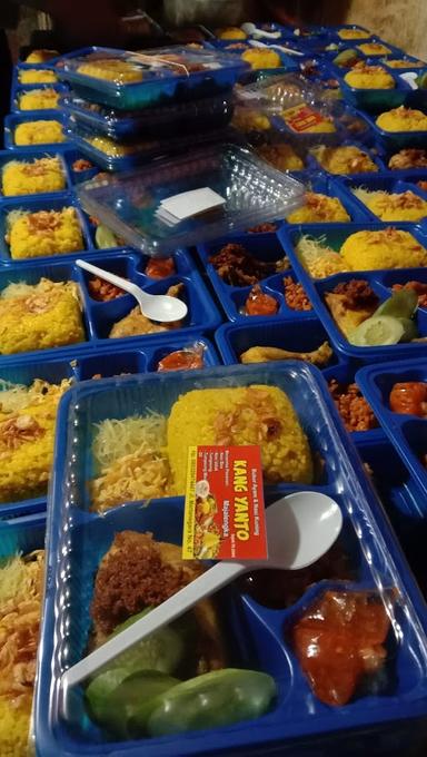 BUBUR AYAM NASI KUNING KANG YANTO