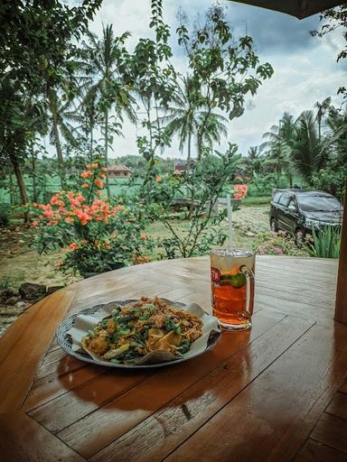 MIE AYAM PAKDHE