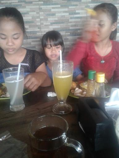 WARUNG NYOMAN